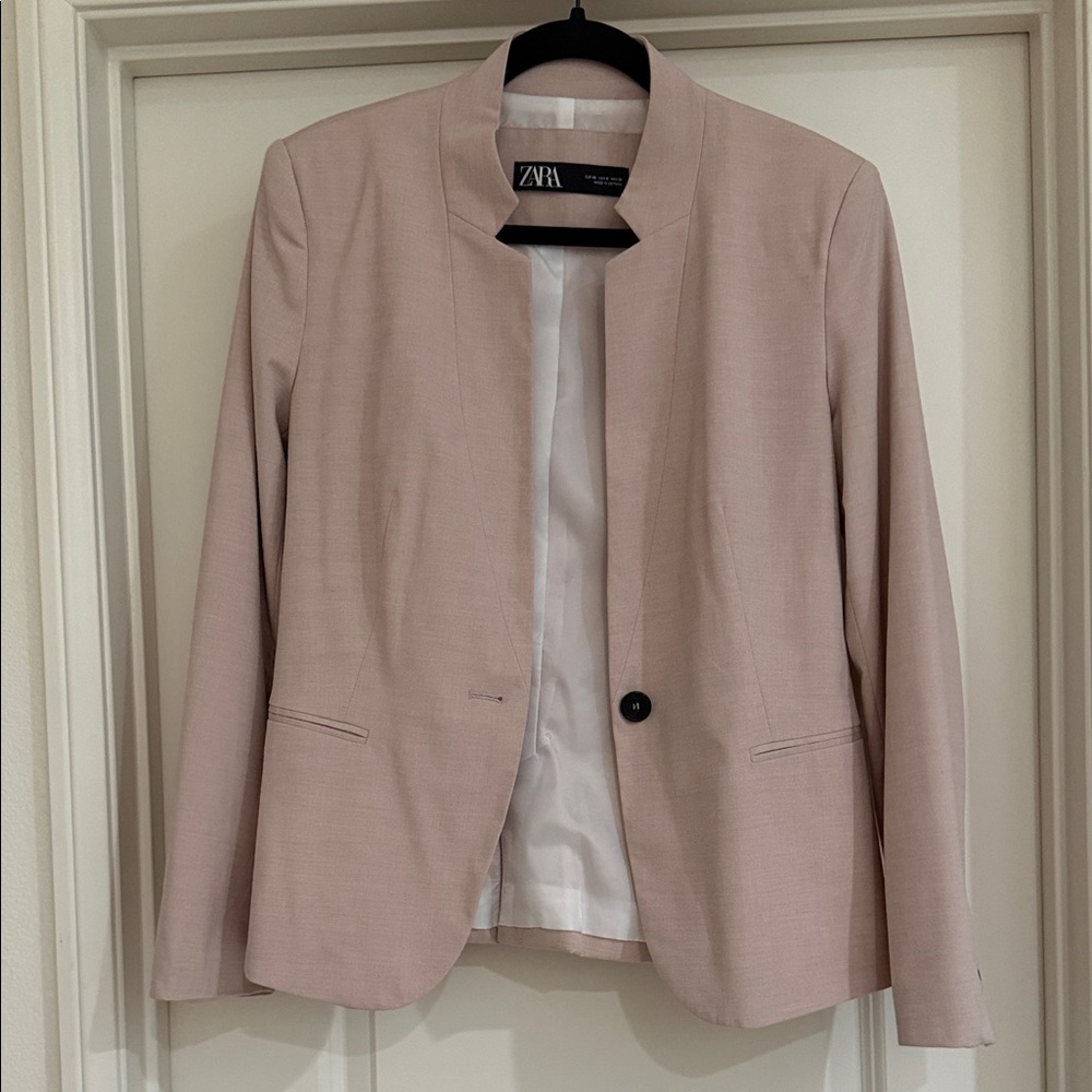 Zara - Suit - Picture 2 of 6